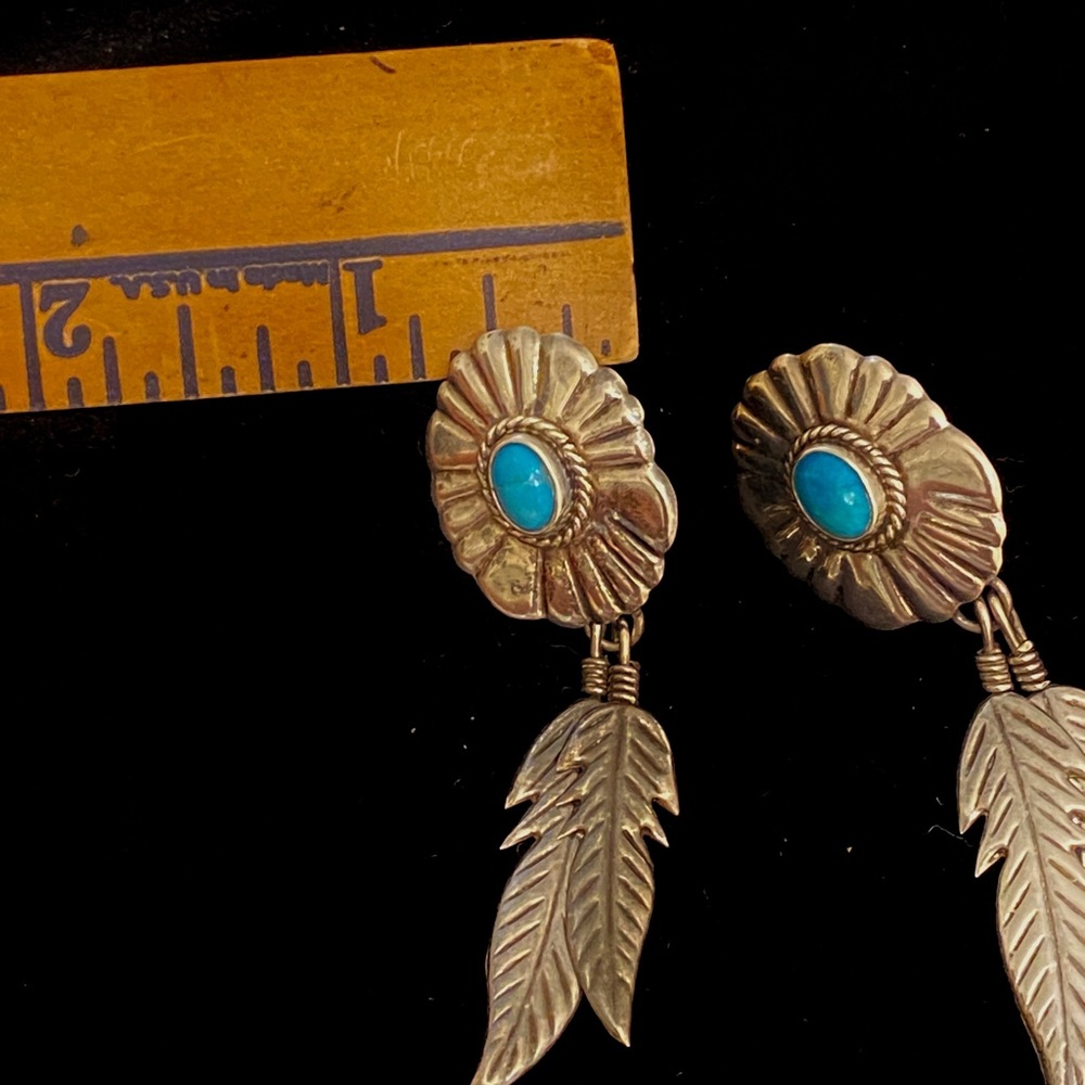 Beautiful Robins Egg Turquoise Sterling vintage earrings - - Picture 4 of 5